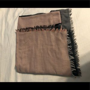 H&M scarf great condition